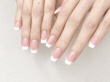 手先を綺麗に!フレンチネイル