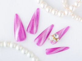 マグネット×Vカットストーン