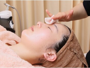 メナードフェイシャルサロン 日立ウェズン店/【水分・油分補給】