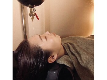 アユーラの写真/【脳の休息&デトックス】脳のマッサージ『シロダーラ』で心・身体・脳すべてを解きほぐす