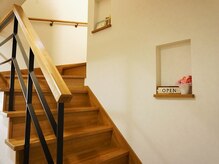 フロー(Flow)/サロンへ続く専用階段☆