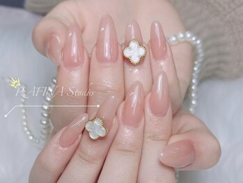 ラフィーナ(RAFINA)