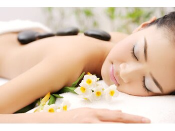 ビザビ(Vis-A-Vis)の写真/当店リピーター多数☆年齢による女性特有の悩みに寄り添う大人女性向けサロン。身体を芯から温め深い癒しへ