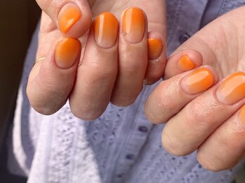 ラヴィエ ベル(La vie est belle)/明るいオレンジグラデ