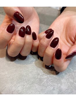 エム(em)/ボルドーネイル