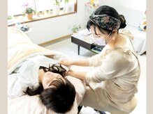 腕の筋膜を緩める事で叶う"顔を触らない小顔矯正"