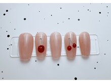 ユイネイル(Yui Nail)/肌色とチェリの組み合わせ
