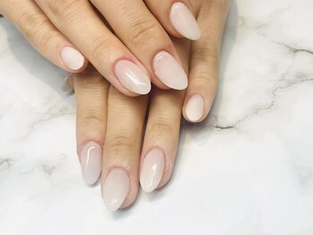 ビーメルシー 天満橋(bea.merci)/白ネイル