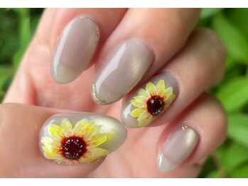 ネイルアンドアイラッシュスタジオ シュシュ(chouchou)/手書きアート得意ひまわり