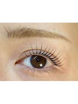 ナチュラル上品な目元にしたい