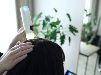 アリーザヘッドスパ オオサカ(aleeza Head Spa Osaka)の写真/頭皮の毛穴詰まり・ベタつきを根本改善＊保湿も大切にしつつ優しく汚れを流す施術で健やかな地肌と美髪を。