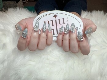 ミュウミュウ(miumiu)/冬×大人可愛いネイル