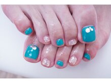 プチリリィ(Petit Lily)/貝とラメが夏らしさを感じる