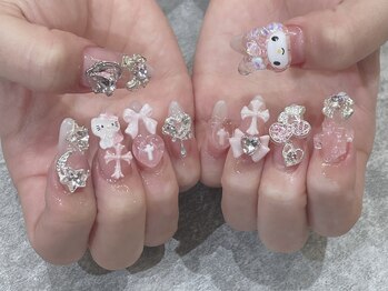 キラキラピンクネイル