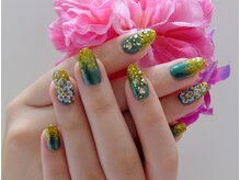 ネイルサロンミキ 横浜(MIKI)/成人式ネイル和装着物緑金白3D花