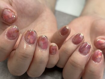 ステイシック(Stay Chic)の写真/《爪のお悩み解決しませんか？》亀裂が入りやすい・乾燥、爪の縦線が気になるなど尽きないお悩みを改善◎
