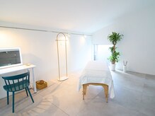 サロンドベベ(salon de Bebe.)の雰囲気（3フロワからなる開放感溢れる空間。上質プライベート空間。）