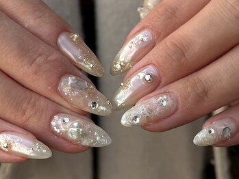ファンクションネイルズ 表参道 原宿(FUNCTION NAILS)/ホワイト　キラキラニュアンス