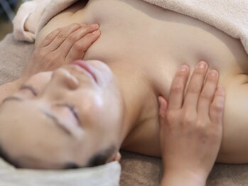 シーズン(Season)/首・デコルテリンパマッサージ