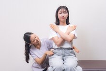 肩甲骨はがしで首肩こり 猫背を改善に導く姿勢専門整体 江坂駅前院