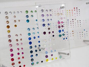 フェミニン 観光通り店(Feminine)/Vカットストーン豊富