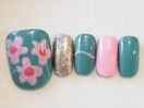 レトロポップなお花ネイル