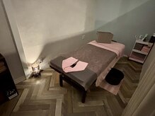 リーフ 本町店の雰囲気（個室有、アロマの施術や個室希望の方はお気軽にお声掛けください）