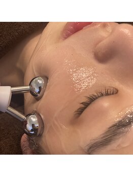 パームココ(palmcoco)/筋肉運動をしてお顔のコリ解消!