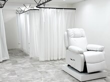 ベルム 市川店(BELME)の雰囲気（ゆったりとしたリクライニングチェアでリラックス♪[アイブロウ]）