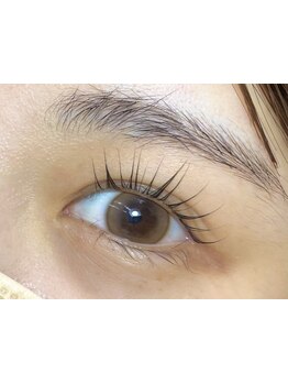 ナチュラル上品な目元にしたい