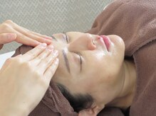 美鼻形成×毛穴洗浄サロン・アトリエノーズ 表参道店/極上時間"美容液"でクレンジング