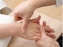 ネイルデュースの雰囲気（元育爪梅田店スタッフによる丁寧カウンセリングと施術）