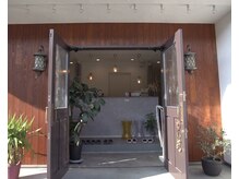 店内では広々とした完全個室席が3席♪ハンドとフット同時施術も