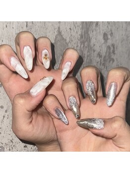 ラヴェル アール(La Bell R)/ネイルピアスで海外風デザイン