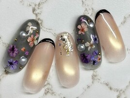 春 フレンチ 大人 押し花ネイル