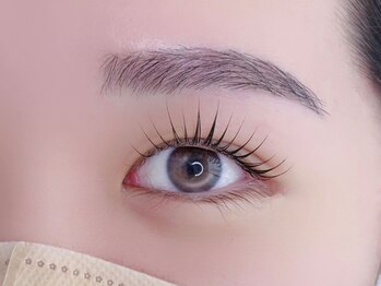 エヌズネイルサロン(N's)の写真/【高持続×自まつげケア】丁寧な施術で負担を最小限に。目元の健康を守りながら、理想の美しさを長く
