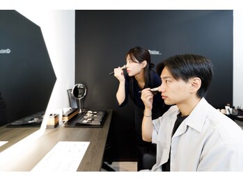 メンズメイク コレクション 名古屋店の写真/清潔感と自信のある印象をつくるメンズメイクを丁寧にレクチャー。【体験レッスンご新規様￥9800→￥6600】