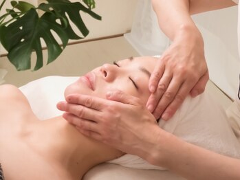 シエルビ(Ciel B)/ハンドフェイシャルマッサージ