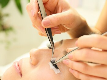 トレゾール(TREZOR)/丁寧な認定技術で施術