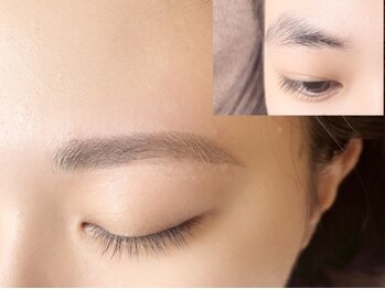 アイラッシュサロン アイクリ(EYECLI)の写真/【人気のアイブロウスタイリング】一人一人の顔立ちに合わせた似合わせ眉デザイン☆プロにお任せください♪