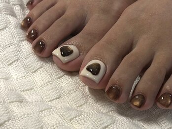マウネイル(mau nail)の写真/ハンド＆フット同時施術で時短！定額フットネイルも◎リクライニングでゆったり、パラジェル変更OK◎
