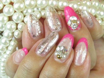 ミューアン(Mieux Un)/ネオンピンク×ホイルネイル