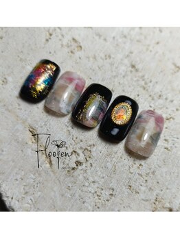 フローフェン(Floofen)/額縁風アンティークネイル