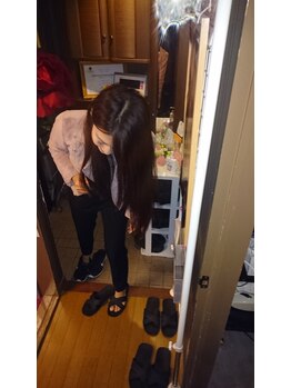 ビューティースタイル工房 ワントゥワン 京橋店(ONE to ONE)/玄関で、スリッパに履き替え♪→