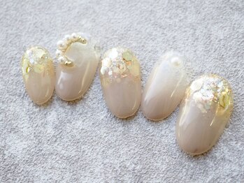 カトルナフ(quatre fois neuf)/くすみベージュの大人ブライダル