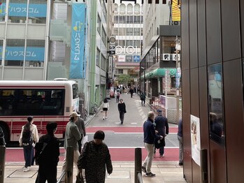 紬麦 吉祥寺店(tsumugi)/【道案内】降りたら直進します