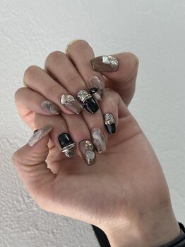 アール(R)/ブラウン×ブラックニュアンス