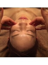 ルミナス/お顔のツボ押し