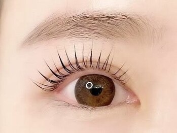 アイシャ 六甲道店(Eyesha)の写真/自然に可愛く◎《マツエク100本¥3500/パリジェンヌラッシュリフト¥4000♪》垢抜けた目元に☆