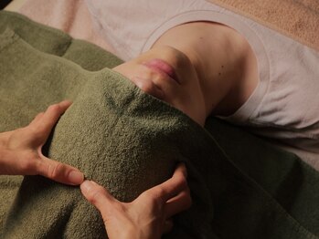 ハピエルハピエラ 肥後橋(hapielhapiela)の写真/【重い目元・頭をリセット】もみほぐし＋炭酸ドライヘッド★歴20年超の熟練技で、極上の休息時間を♪